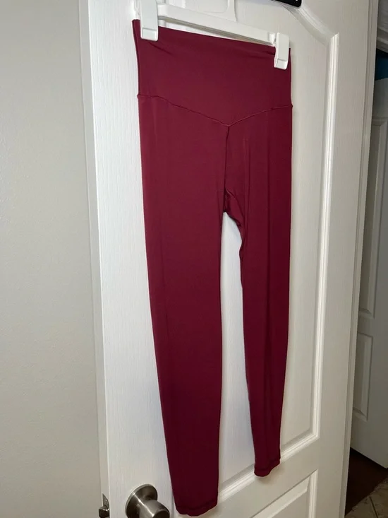 Aerie Chill Play Move Women’s High-Waist Burgundy Leggings Size Medium - Picture 9 of 11